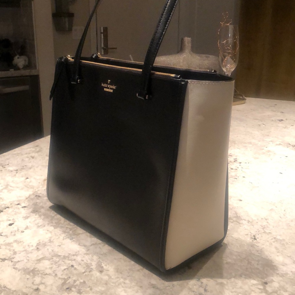 Kate Spade Purse - Picture 2 of 6